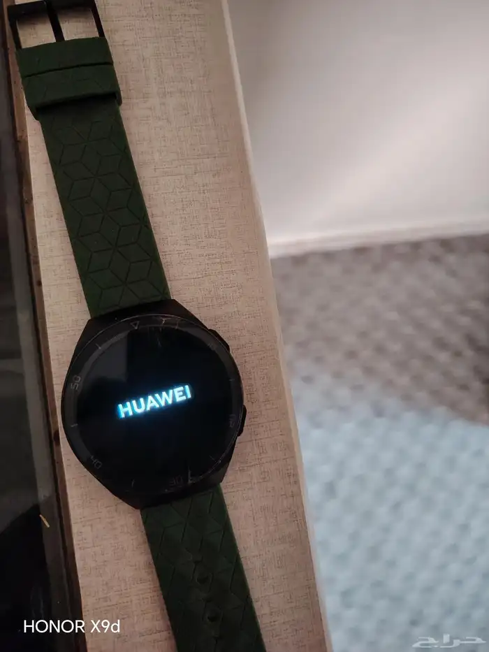 Huawei watch with light scratches 2