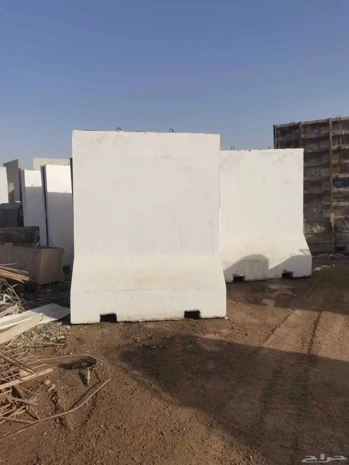 حواجز خرسانية وتجميلية متنوعة حواجز خرسانة جميع المقاسات  من 1