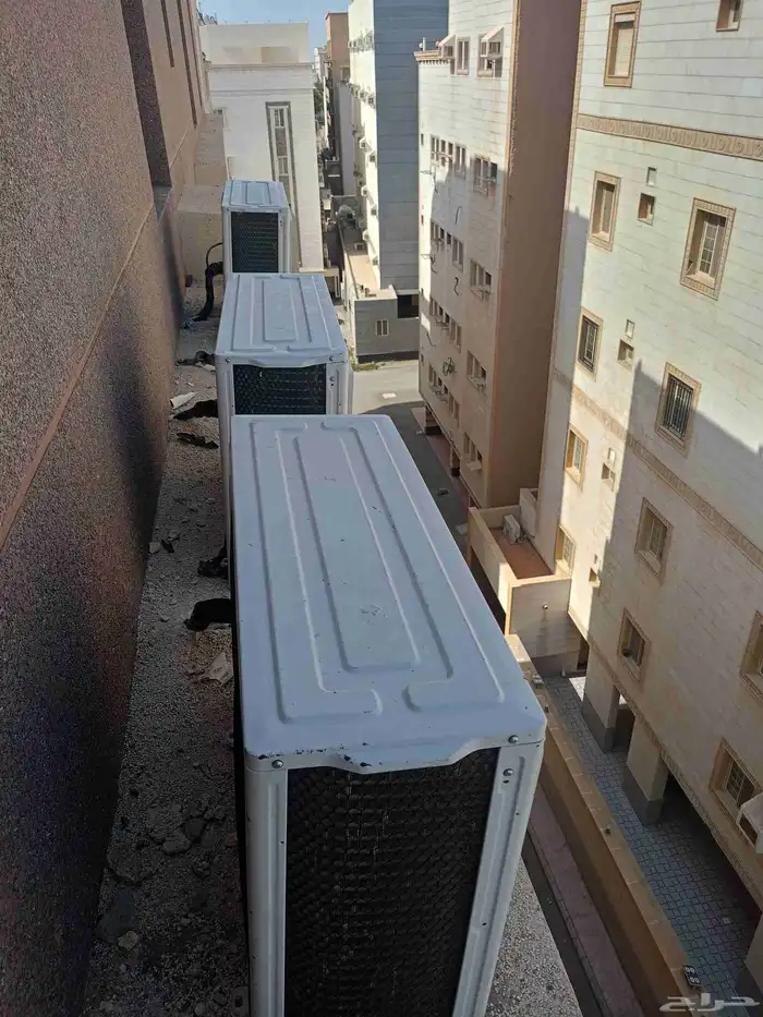 Split AC Technician 3