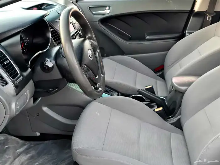 Kia Cerato 2017  Mid Option 1600cc Peak Splendor 11