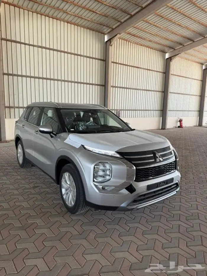 Mitsubishi Outlander 2026 available in Full Standard and Sem 10