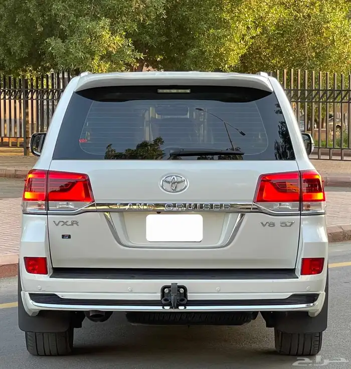 تويوتا لاندكروزر VXR فل 4