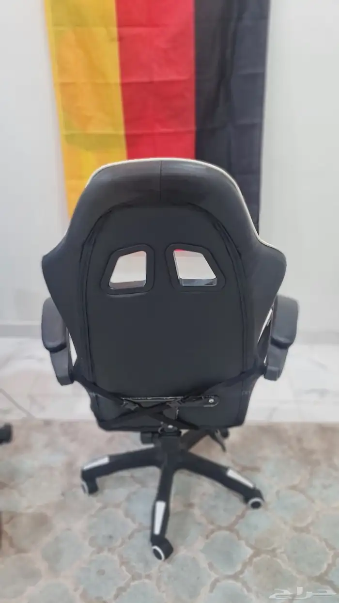 للبيع كرسي قيمنق SHF جديد 300 2