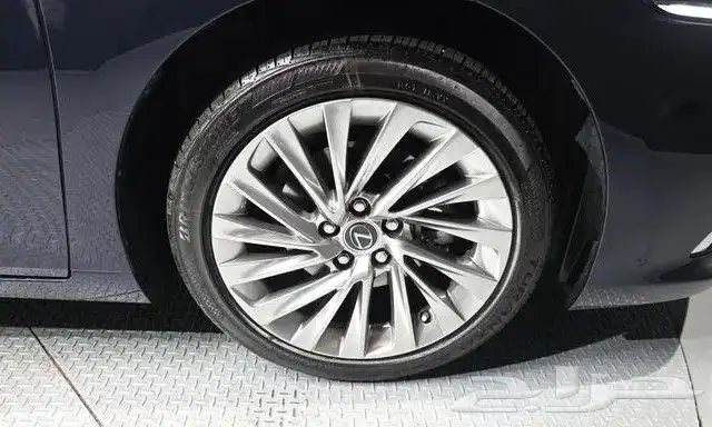 لكزز ES300 موديل 2023 شهر 11 هايبرد 4