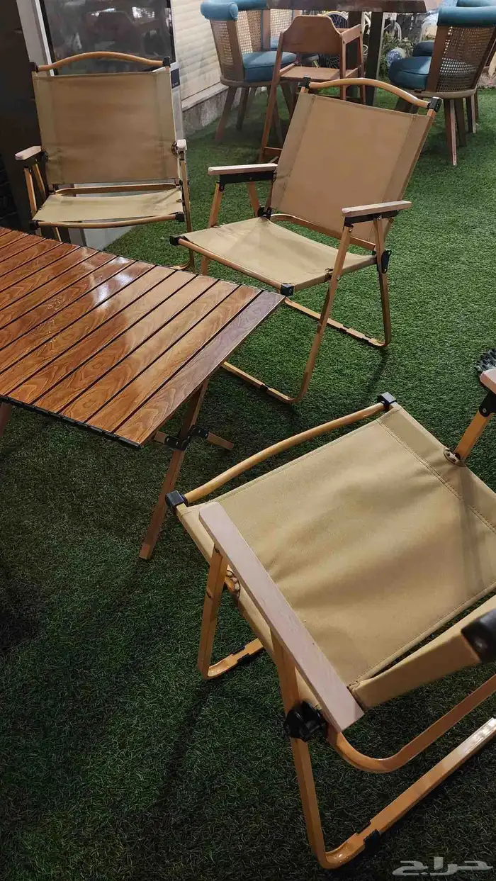 Table and four chairs 4