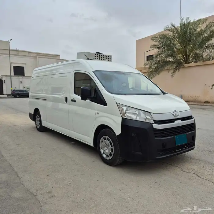 Refrigerator Hiace Bus 1