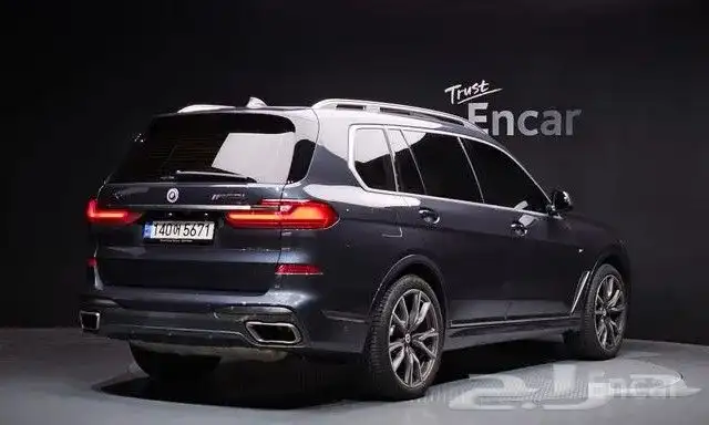 بي ام دبليو X7 M50i موديل 2022 3