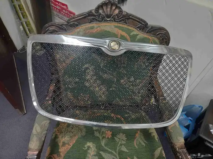Chrysler Grille 2010 3