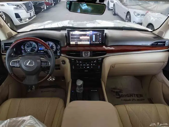 للبيع لكزس LX570s موديل 2019 بلاك اديشن سعودي 15