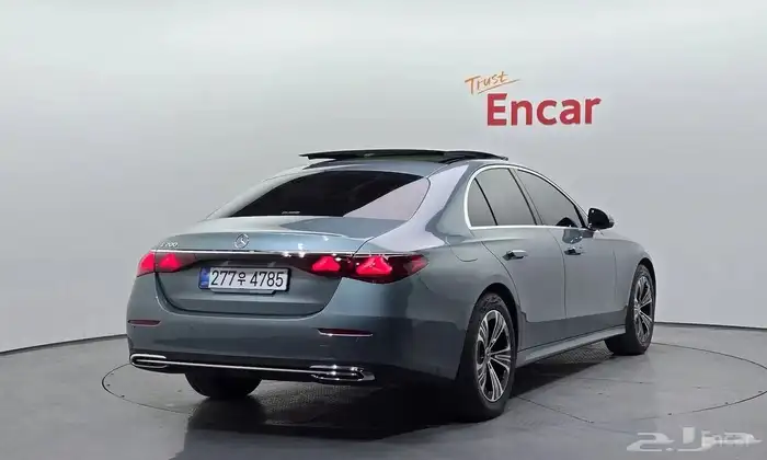Mercedes E200 Model 2025 3