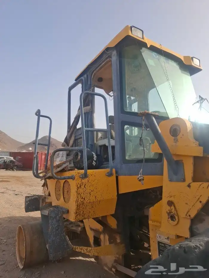 Chinese loader model 2013 for dismantling in Madinah 2