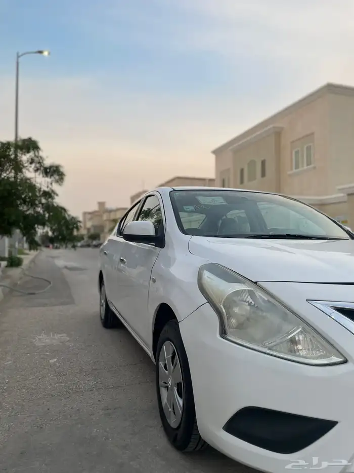 Nissan Sunny 2019 4