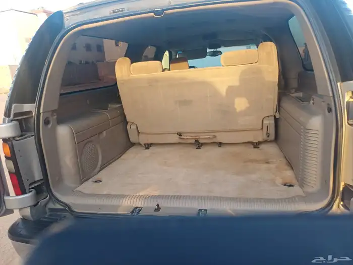 Suburban 2004 1