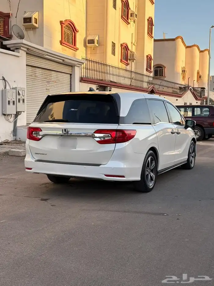 Honda Odyssey Full Option Van 2018 1