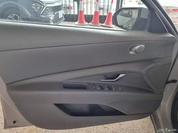 Hyundai Elantra 2023 5