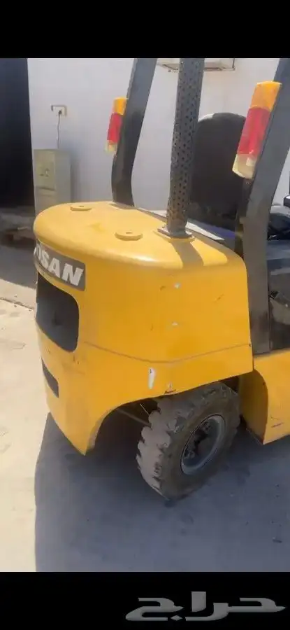 Forklift load two and a half tons 1