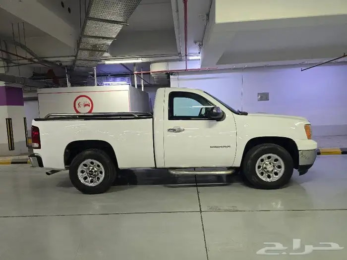 Clean GMC Sierra for user no 4x4 6