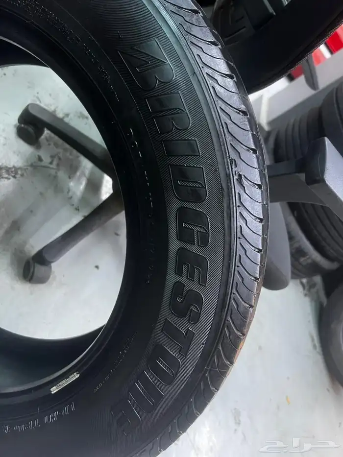 Bridgestone tire set 215 65 16 like new H1 Hilux 2