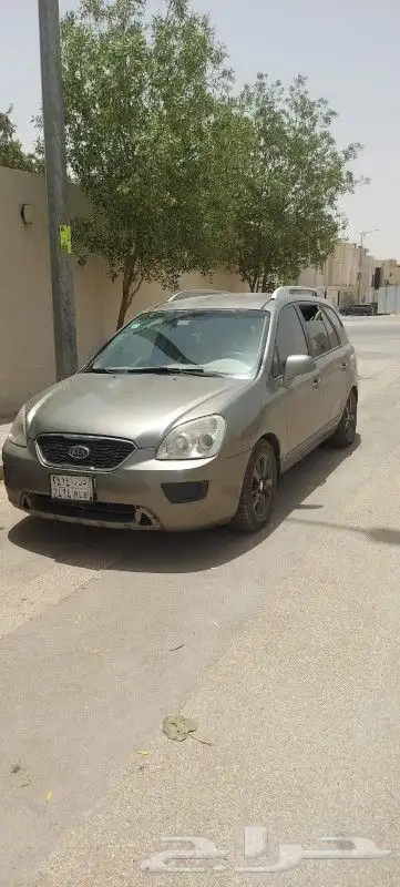 Kia Carens 2012 car clean car no complaints 3