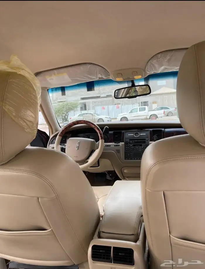 Lincoln Town Car Large Long Condition 2011 6