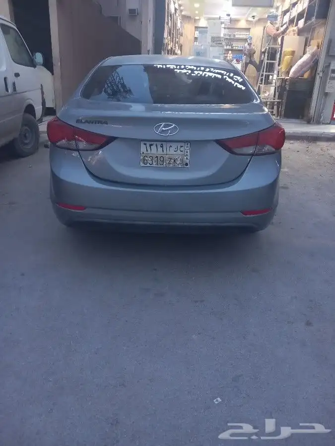 Hyundai Elantra 2