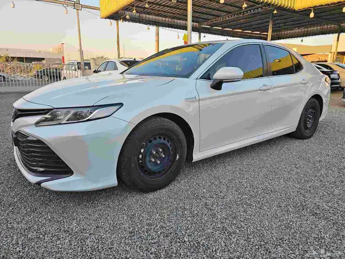Toyota Camry 2018 Hybrid 8