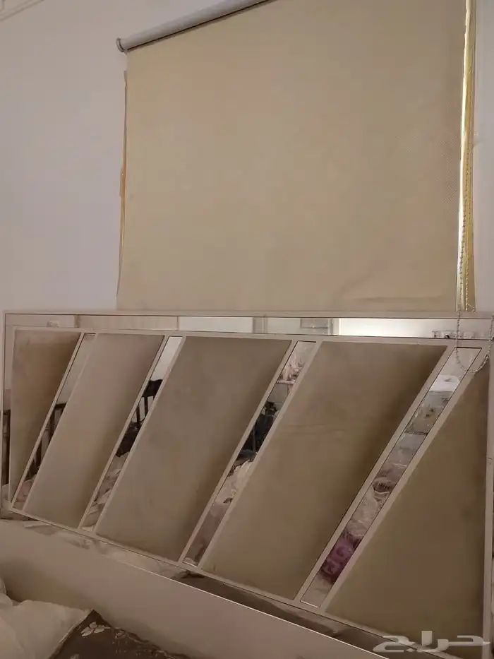 Used clean bedroom No tables with the bed 1