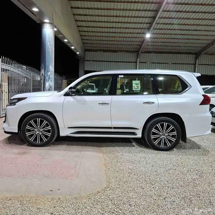 Lexus LX570  S SUV 2021 Saudi Full Specs Condition Guarantee 6