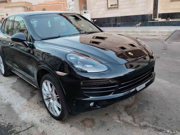 Porsche Cayenne S Model 2011 12