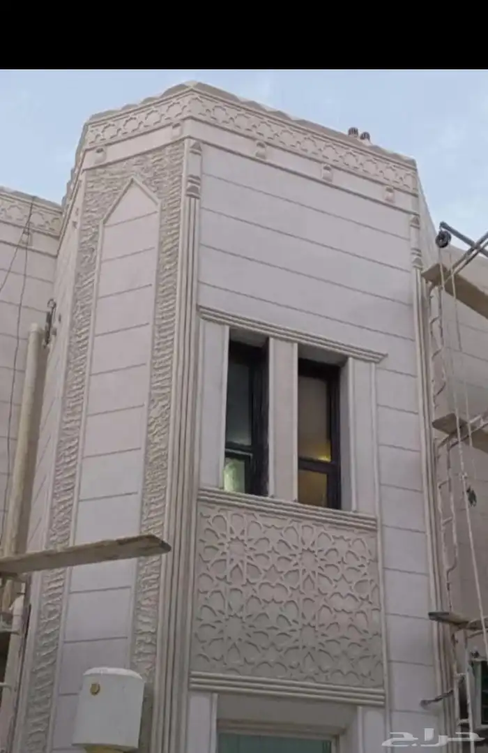 Exterior Decoration Institute 3