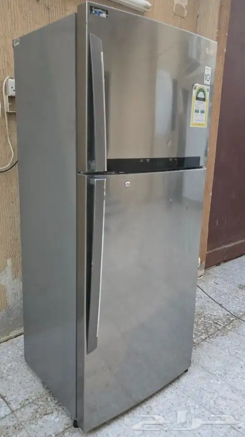 LG Refrigerator 17 cubic feet almost new guaranteed no fault 5