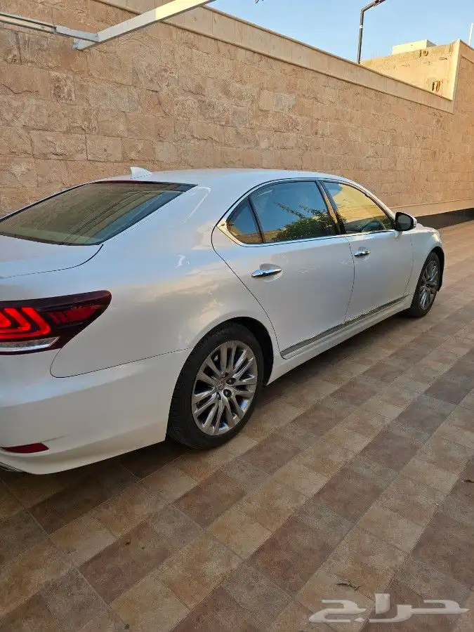 Lexus 460 Model 2014 LS Large 1