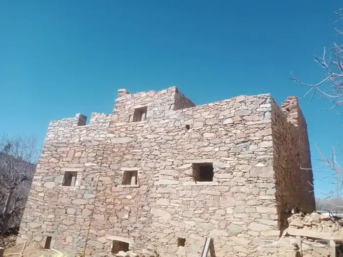 معلم حجر 2