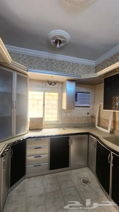 Clean used kitchen 8