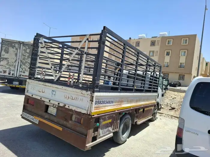 Dina Isuzu box model 2012 3