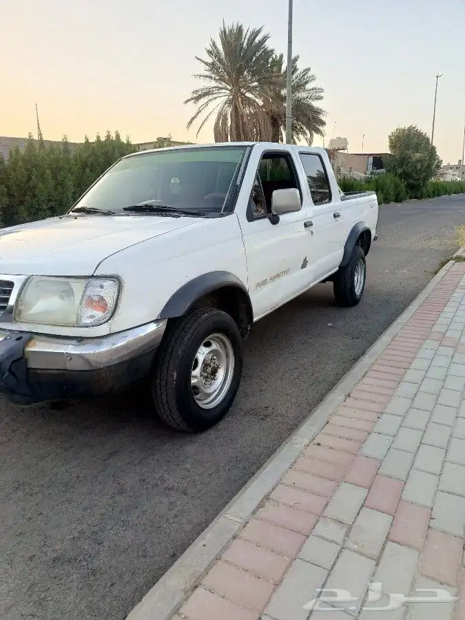 نيسان ددسن 2005 بنزين دبل للبيع 8