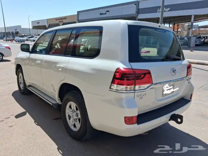 Car Type Toyota Land Cruiser 4