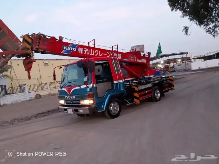 Rent a 30m basket crane  lifting tanks and air conditioners 4